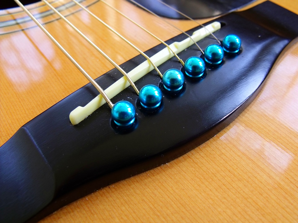 Strings saddle music
