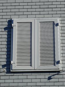 House facade wall structure window protection
