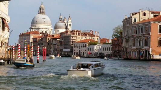 Sea boat photo