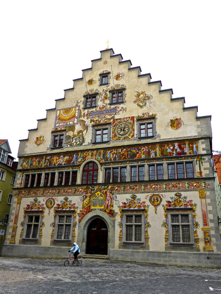 Building exterior ornamental