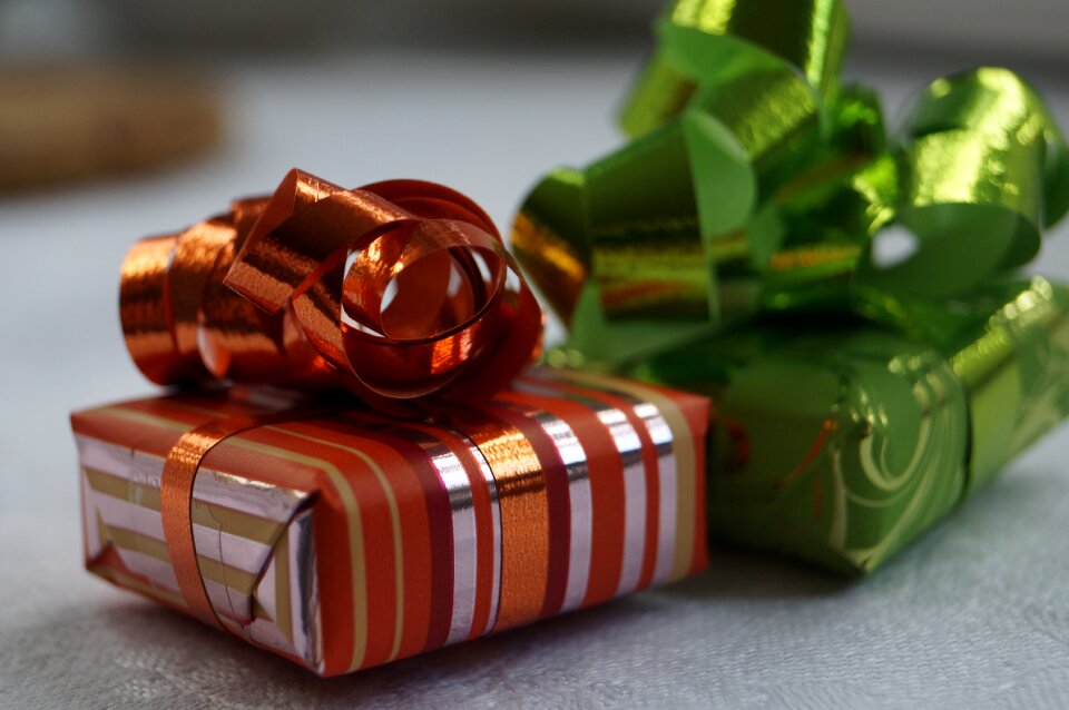 Packages gift courtship