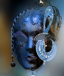 Venezia face tradition
