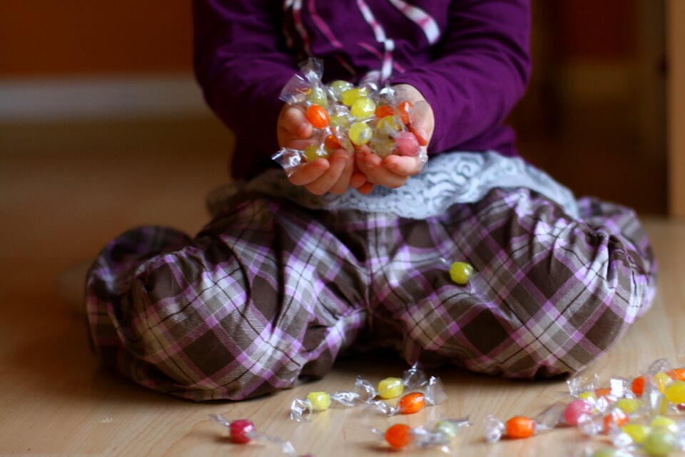 Confectionery nibble color
