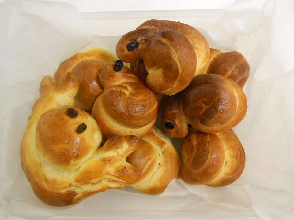 Hefekranz easter braid pastries