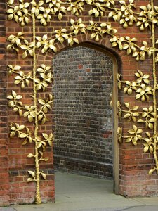 Hampton court palace