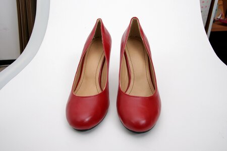Women's shoe red photo