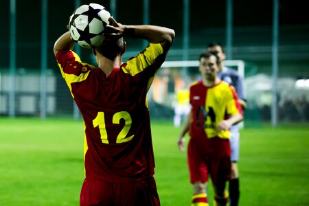 Football footballers throw in