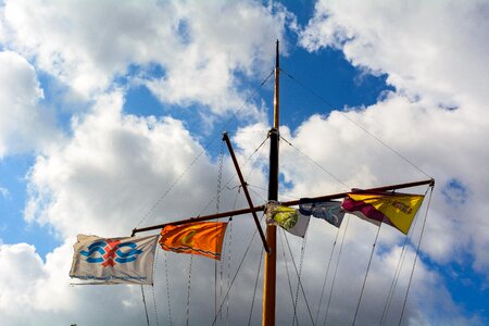 Ship mast