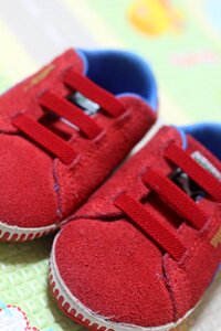 Baby shoes red photo