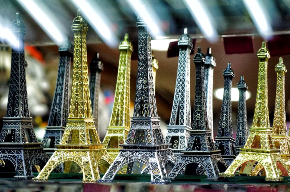 Tourist gold money