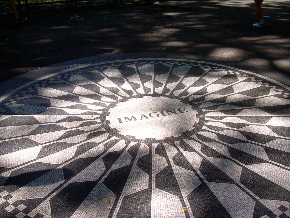 New york strawberryfield john lenon