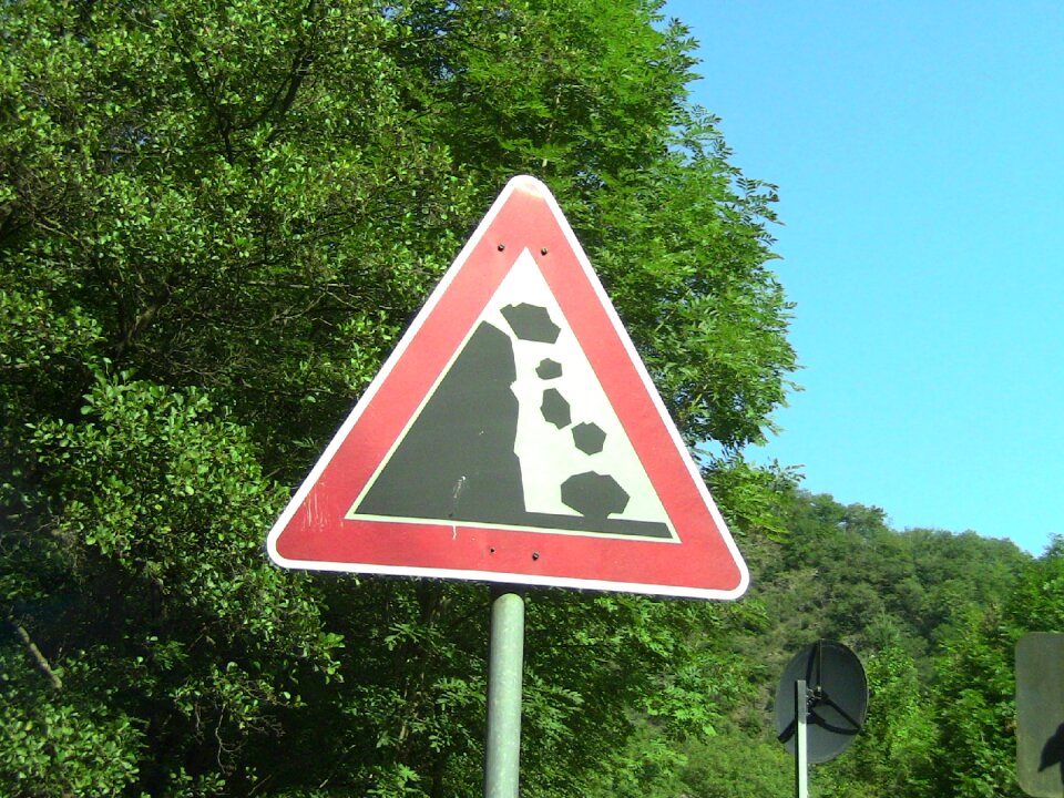 Avalanche warning falling