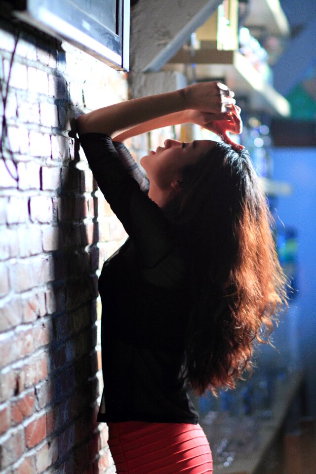 Silhouette woman hair