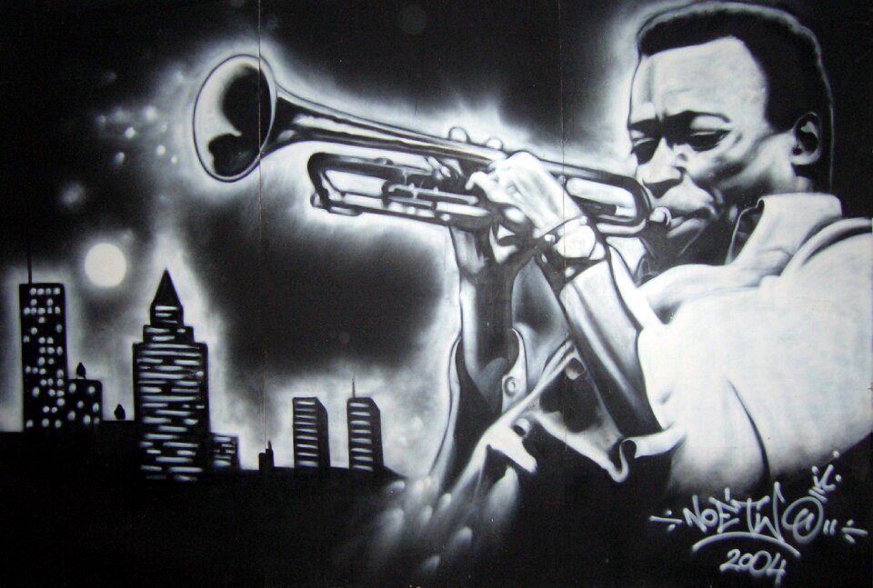 Trumpet jazzman street art