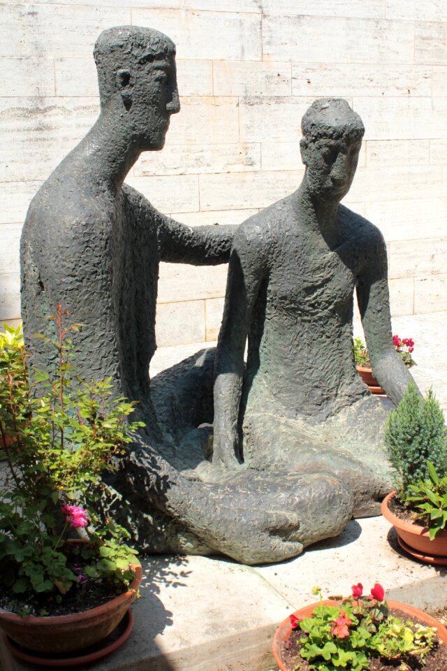 Memorial mourning space artwork