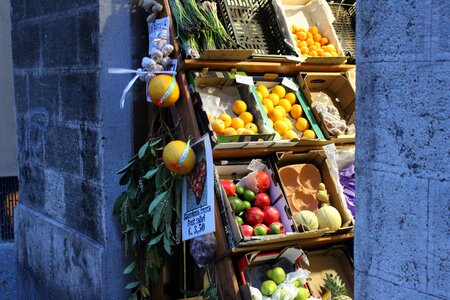 Fruit stand purchasing italy