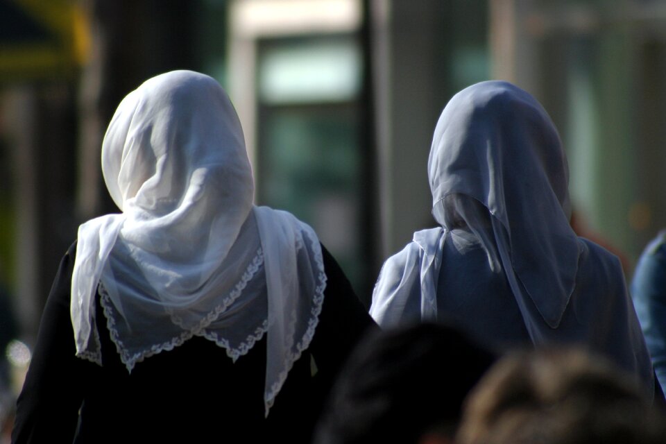 Headscarves street groningen