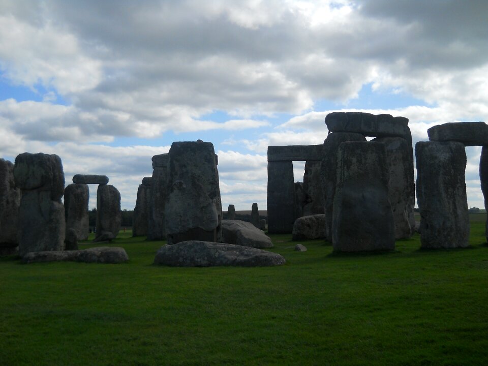 Rock green boulders