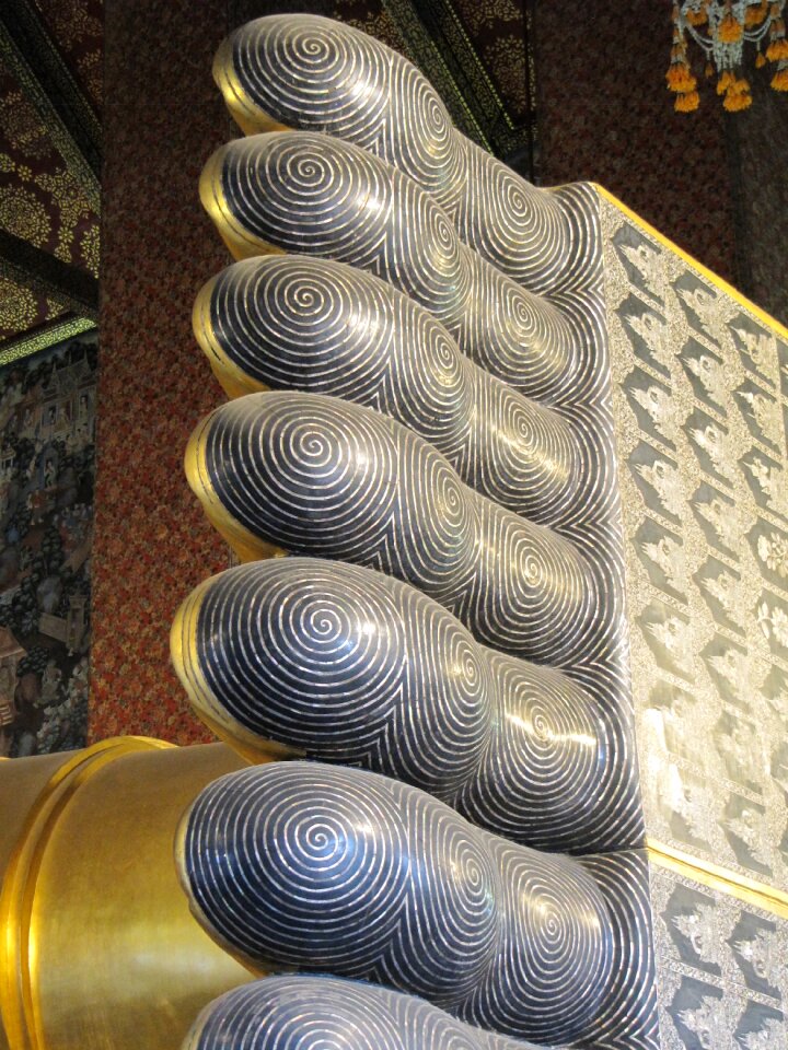 Sculpture symbol wat