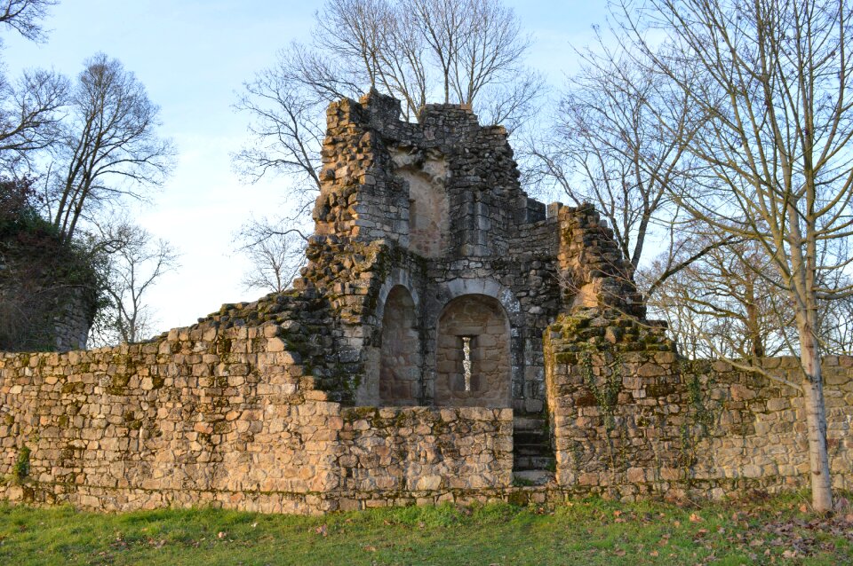 Door ramparts ruins