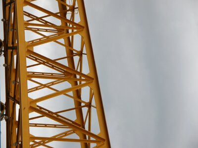 Metal yellow mast