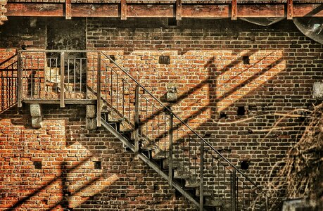 Ladder symmetry milan