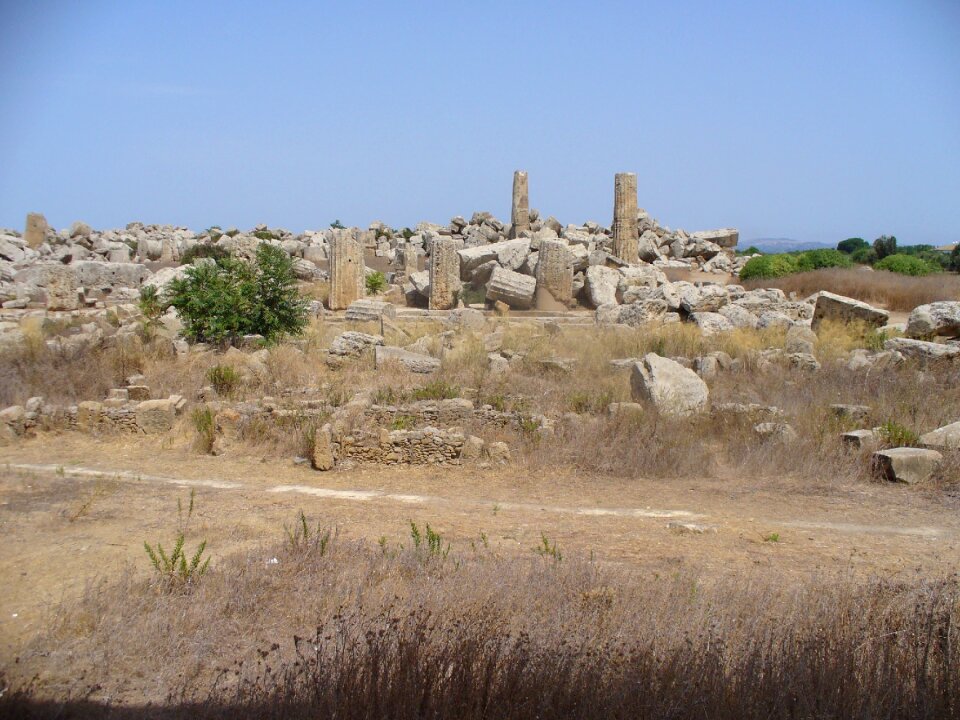 Ruins temple columnar