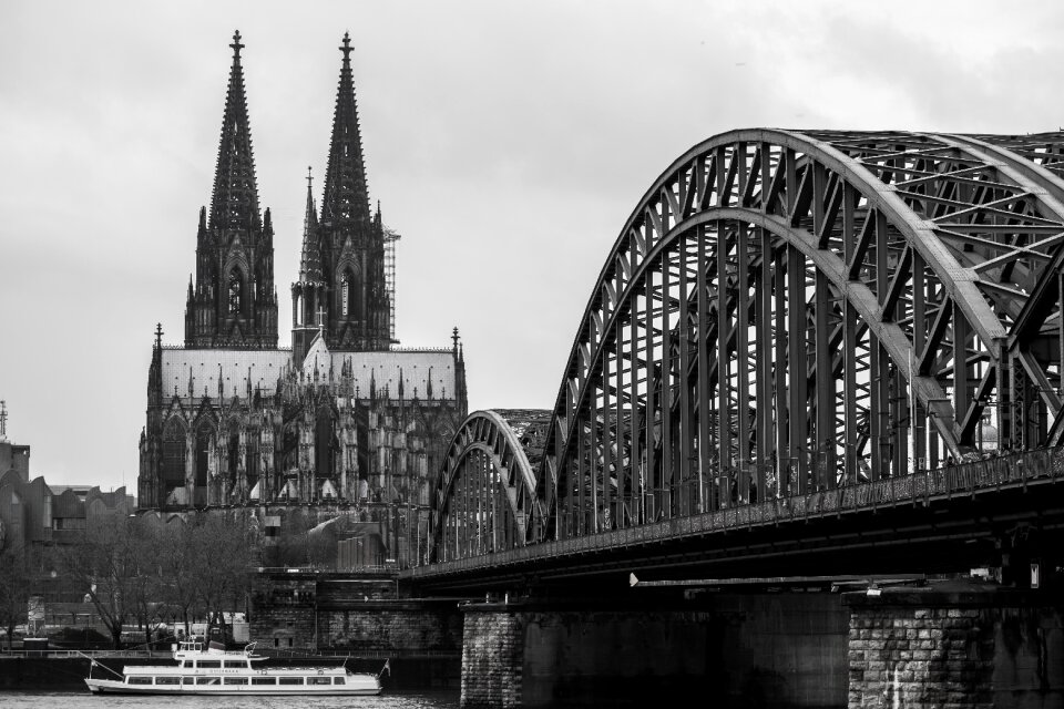 Cathedral hohenzollern bridge steel