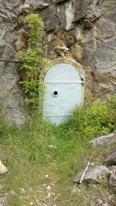 Metal entrance quarry