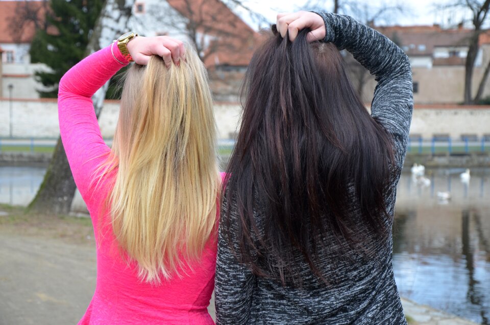Friends love winter