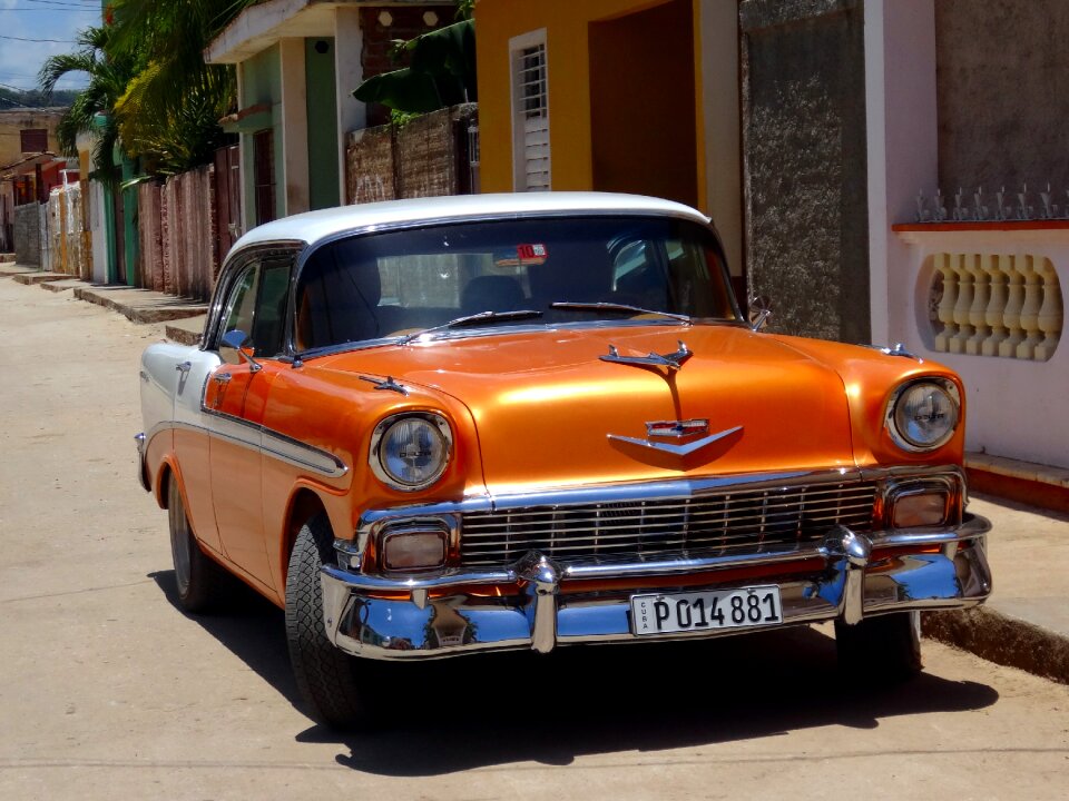 Retro orange cuba