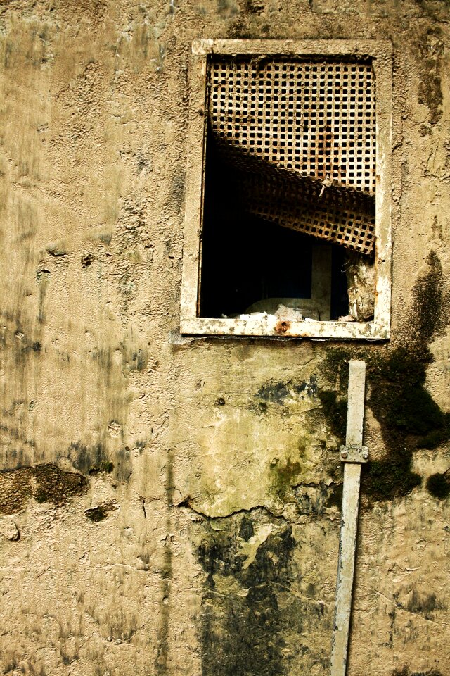 Ruin window wall