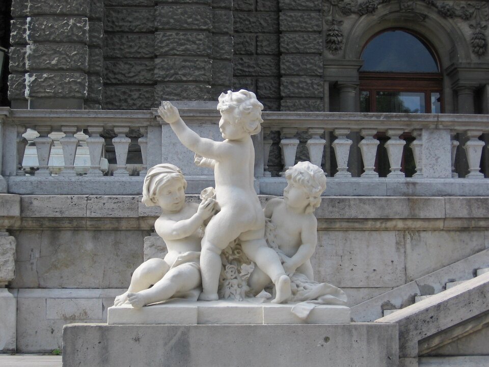 Figure statue museum