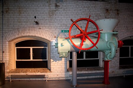 Red wheel