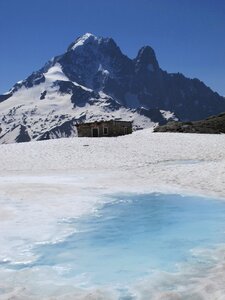 Lake mountain hut ice