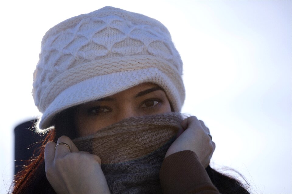 Scarf hat black and white