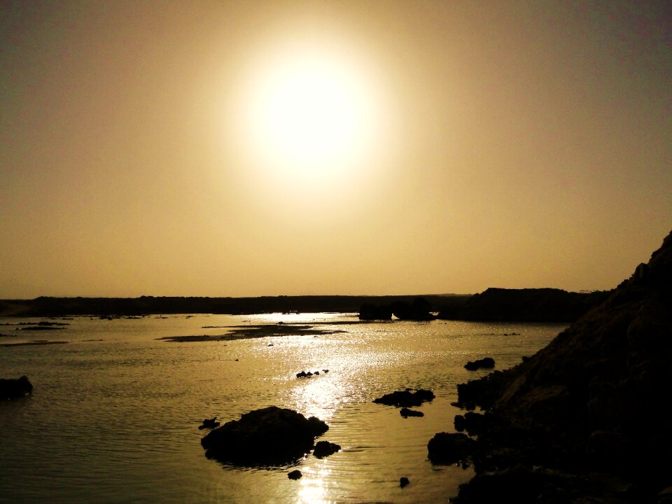 Water backlighting mirroring