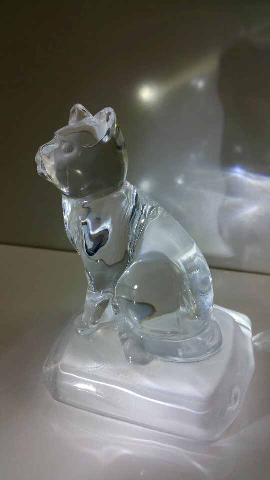 Glass crystal figure