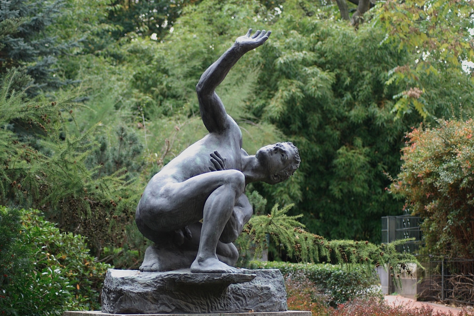 Statue figure bronze