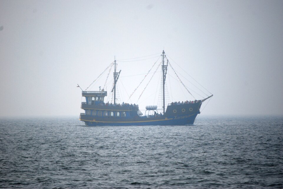 Ship dziwnow sea photo