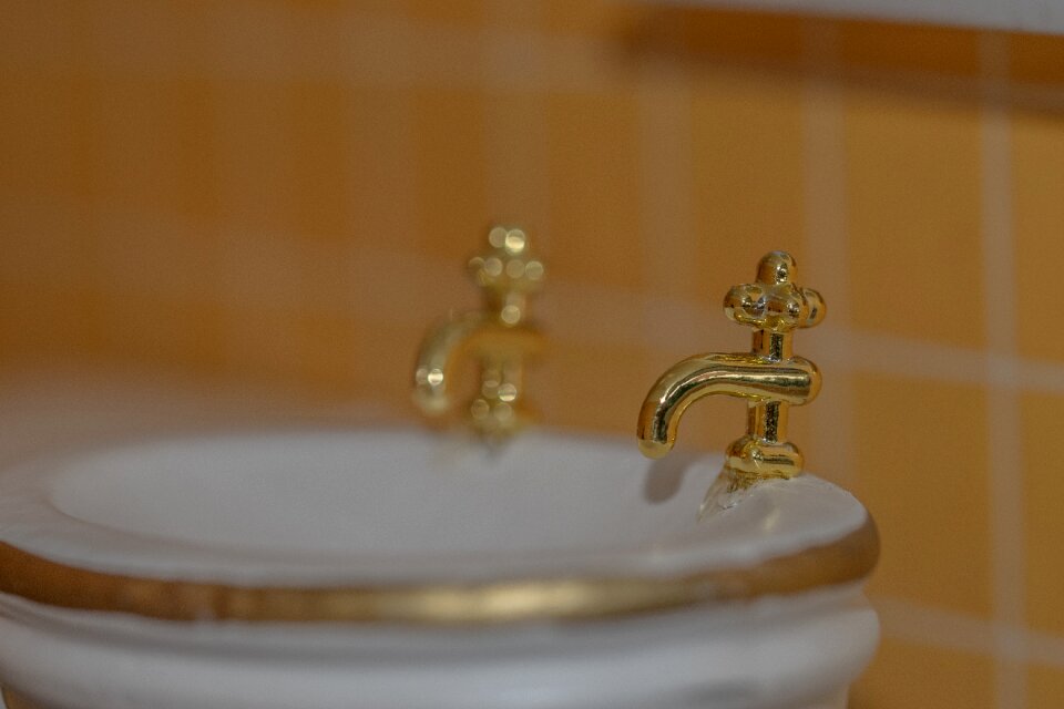 Doll's house detail gold