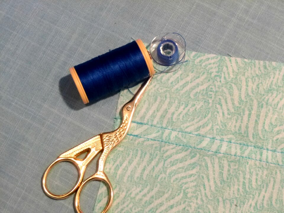 Fabric bobbin scissors