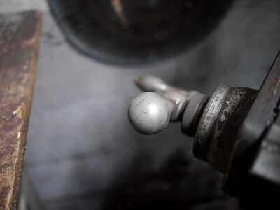 Handle tool machine