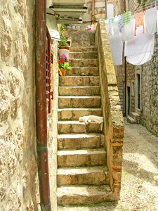 Lane staircase linen