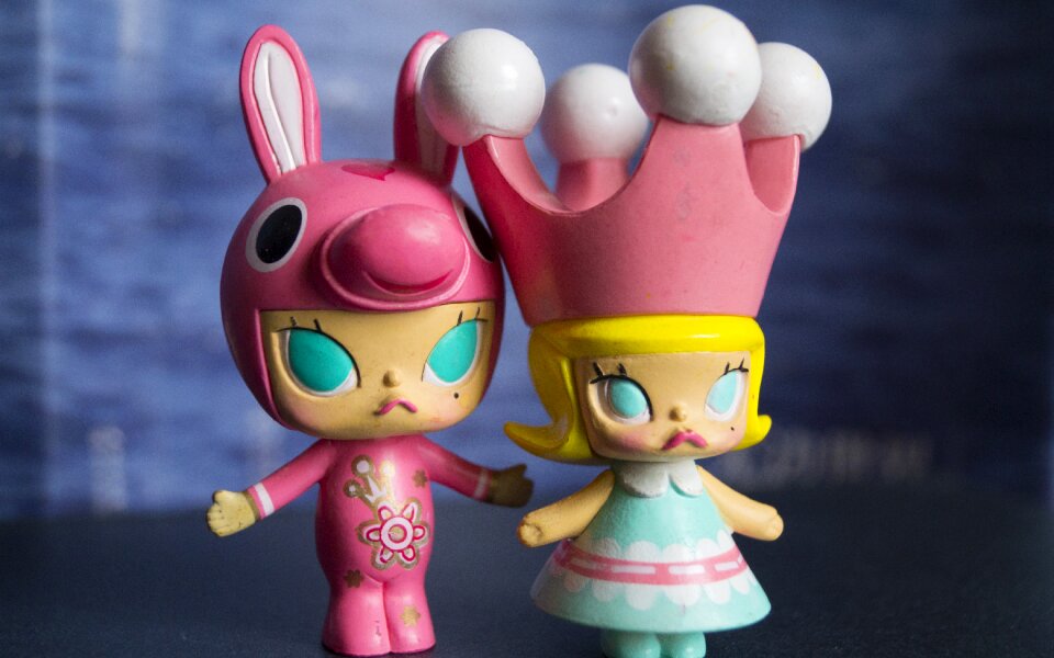 Pink toys hands to do