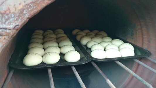 Round kneading oven photo