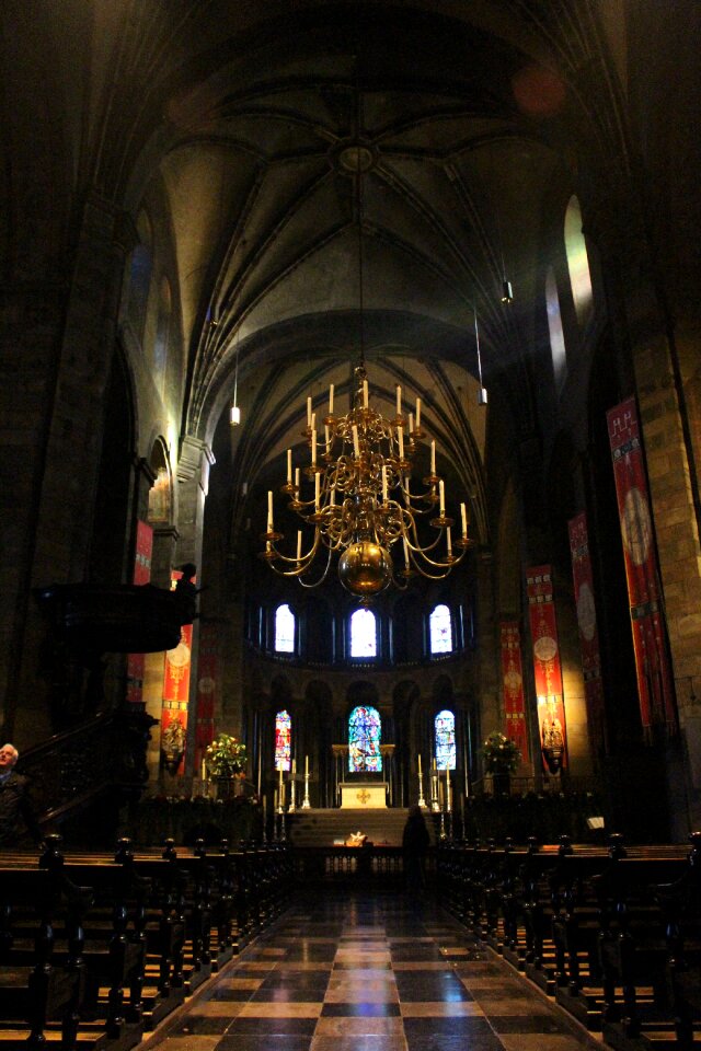 Nave church architecture
