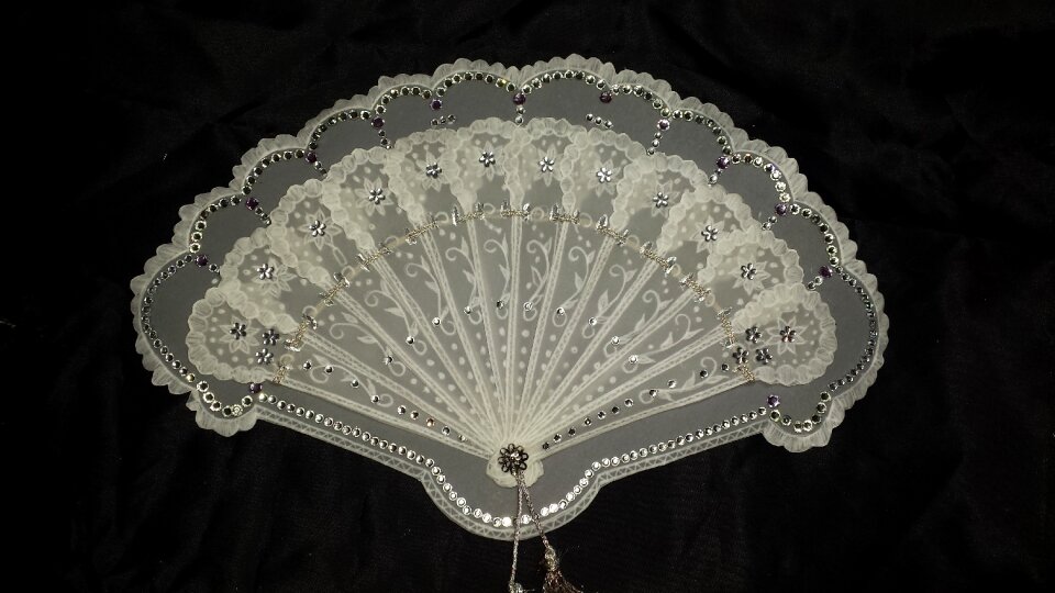 Fan tracing paper crafts