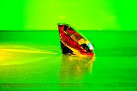 Green red refraction photo