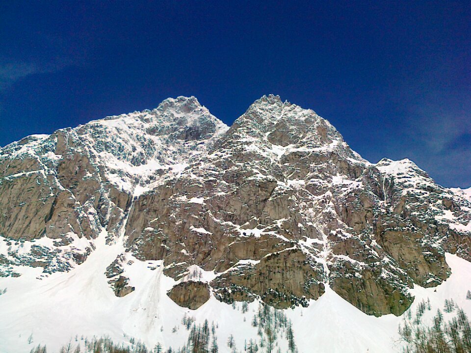 Mountain valle d'aosta skiing